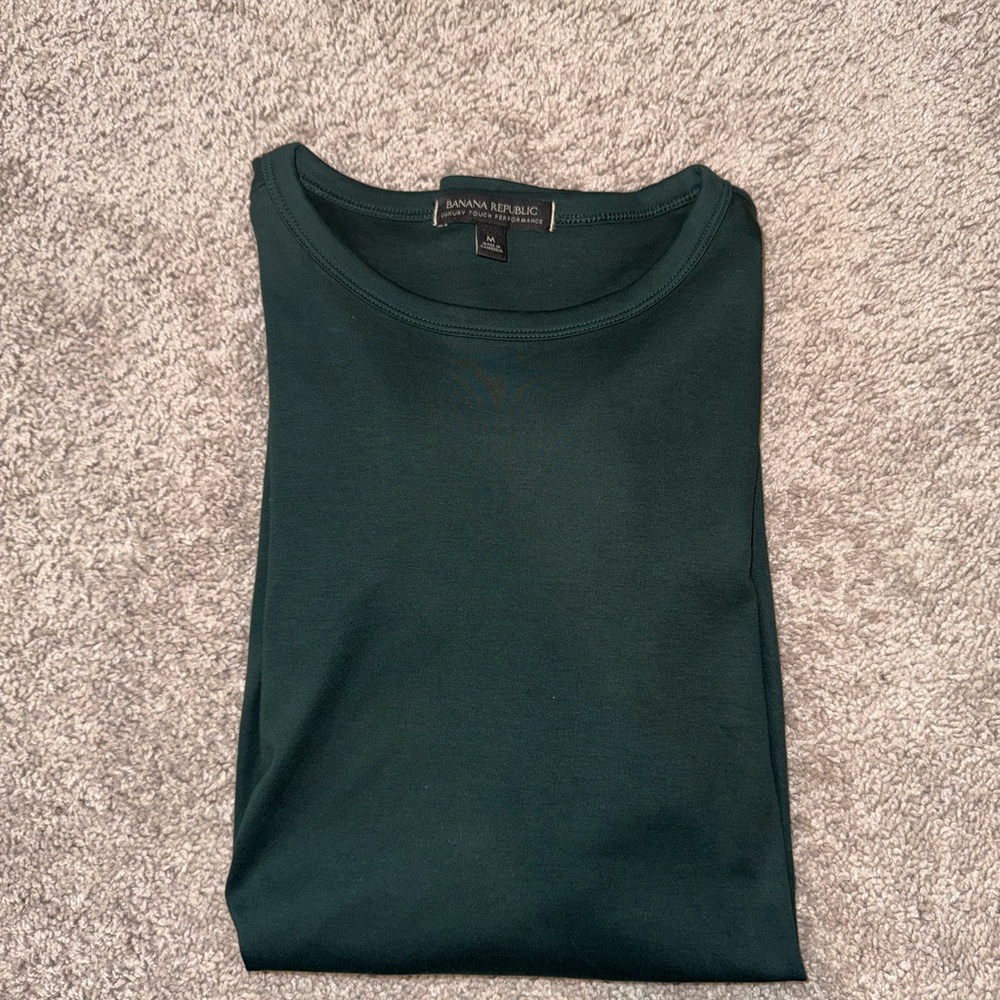 Banana Republic Men's Dark Green Long Sleeve Tee